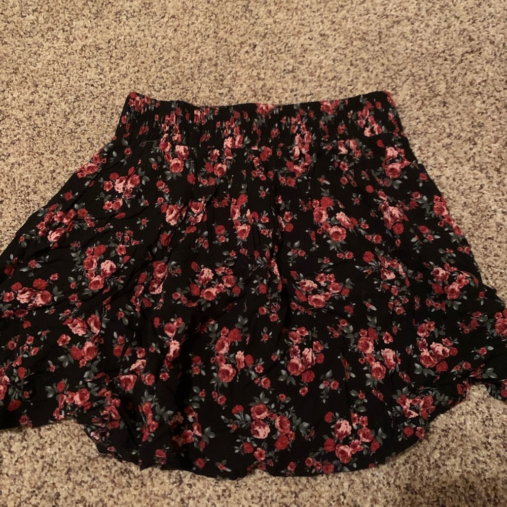 GREAT CONDITION Floral Skirt!!